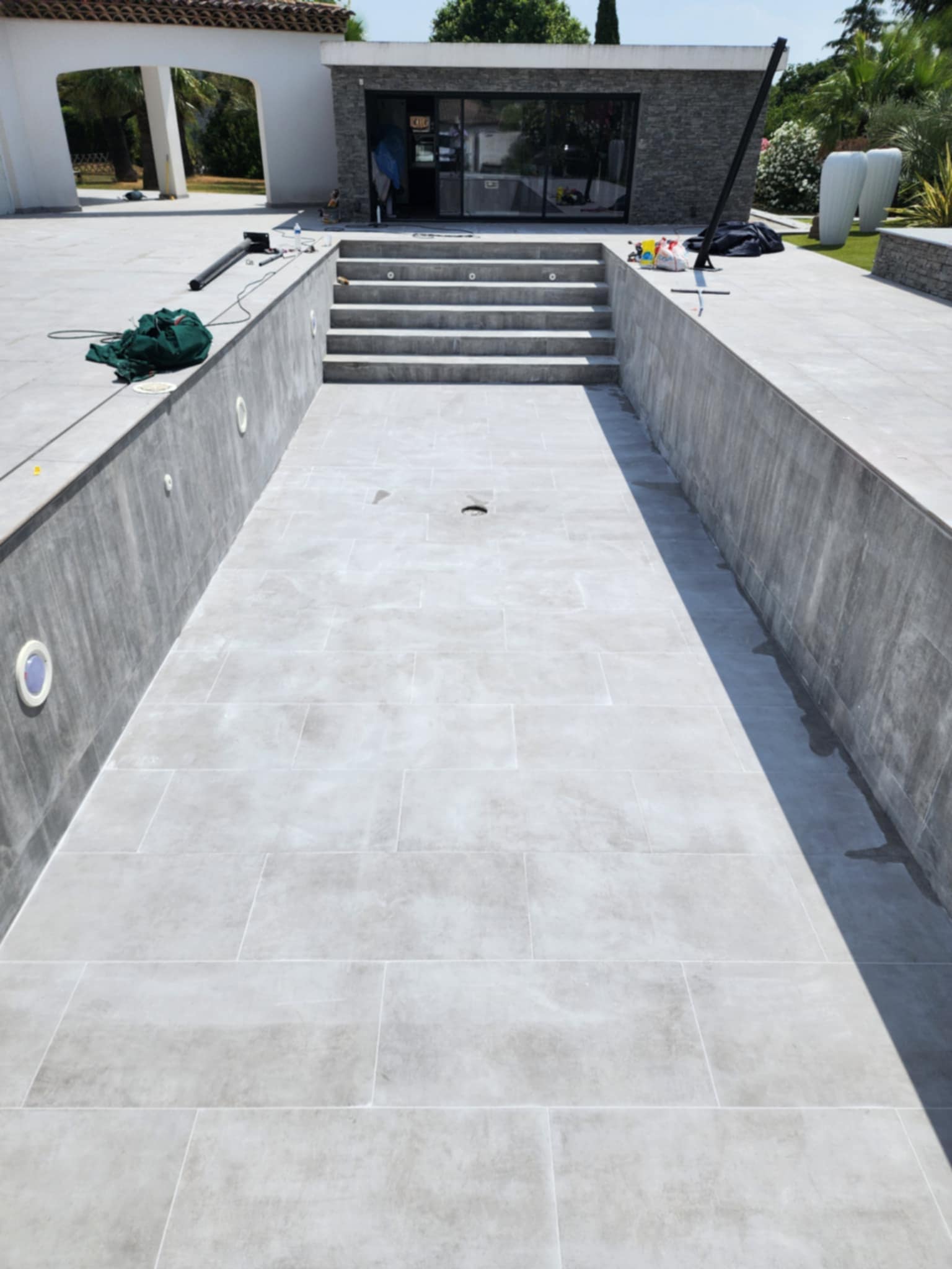 Construction d'une piscine en béton