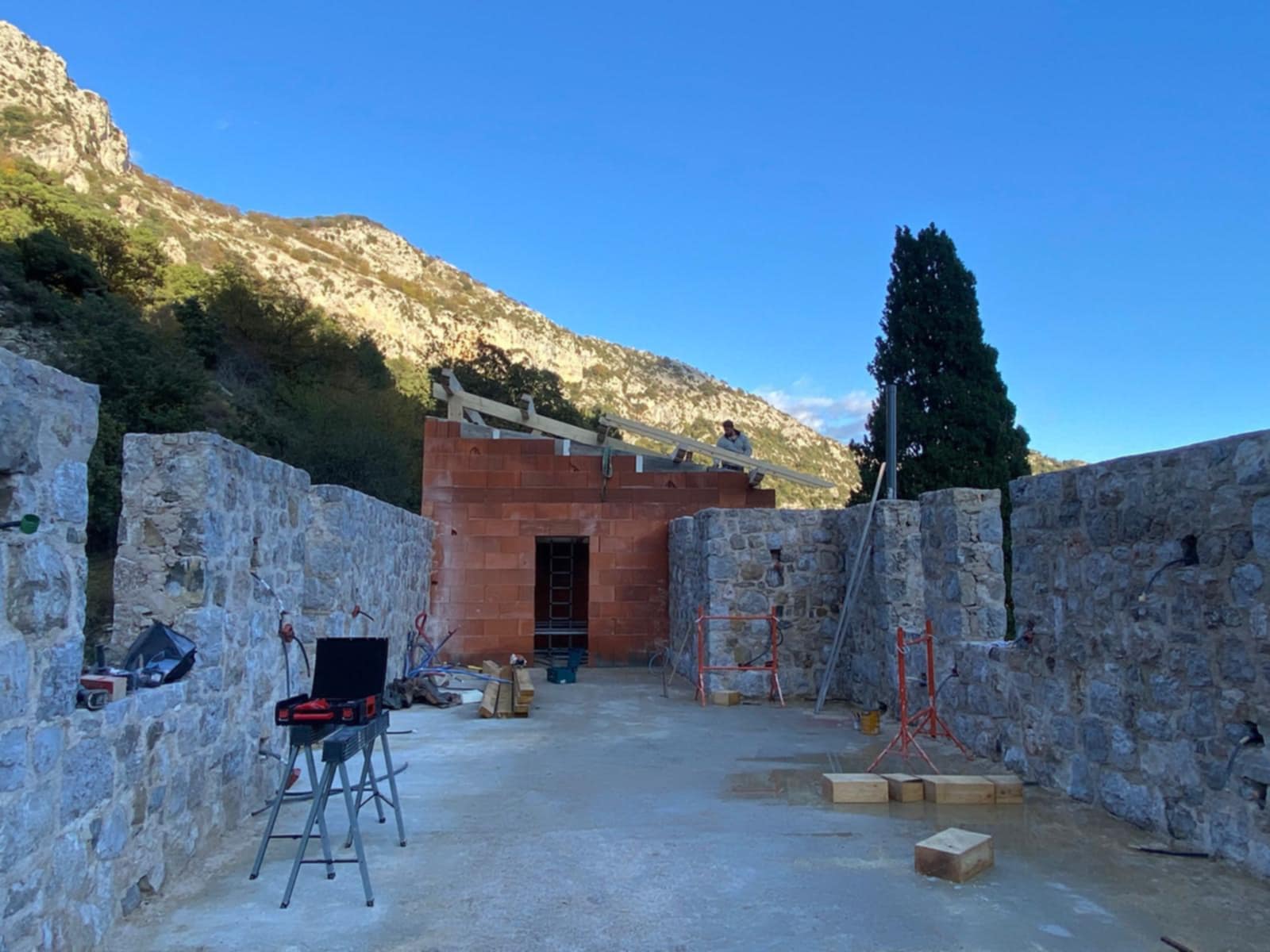 Construction d'une maison en pierre