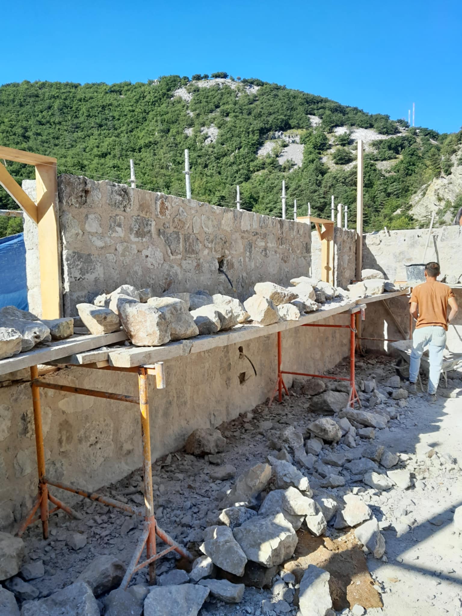 Construction d'une maison en pierres