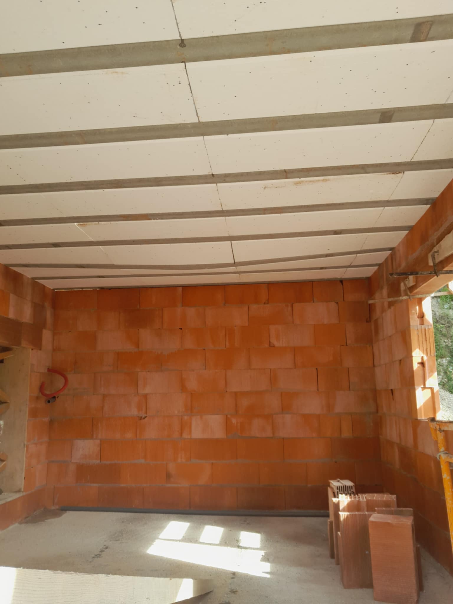 Construction d'une maison en briques