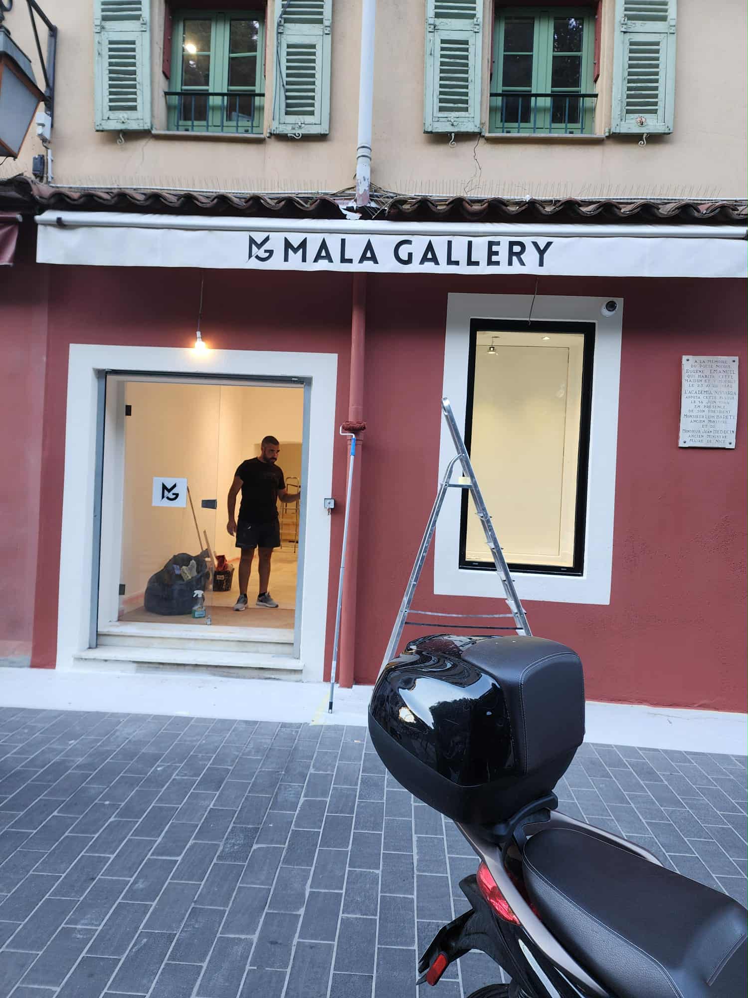 Ravalement de la façade d'une galerie d'art